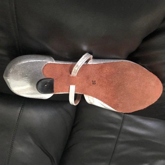 NEW Ballroom Latin Dance Shoes in Silver - Picture 3 of 14
